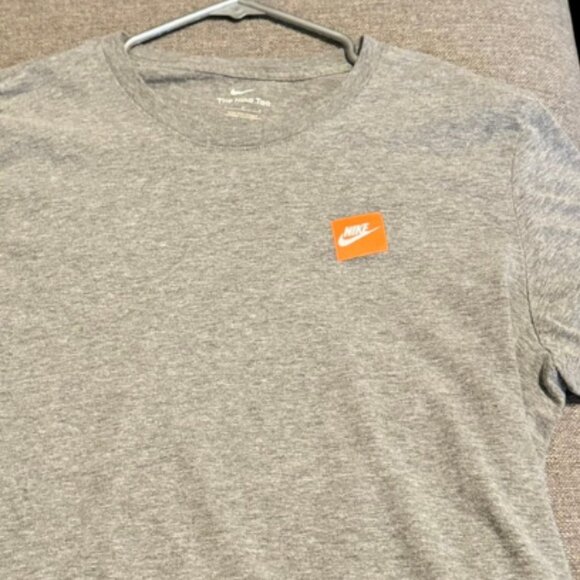 Nike Athletic Tee Gray - Picture 3 of 3